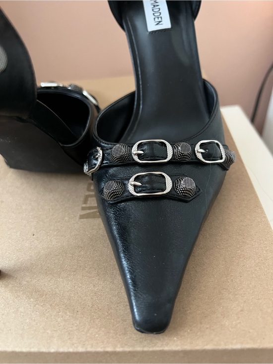 Steve Madden Shoes - Steve Madden Black Pointed Toe Buckle Block Heels